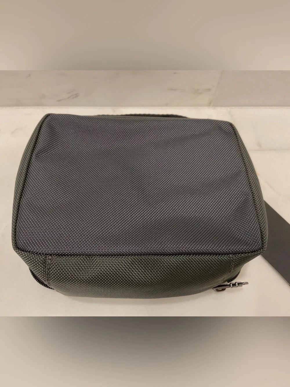 NEW TUMI Zippered CUBE TRAVEL POUCH - Cosmetic Bag - SEAL GRAY